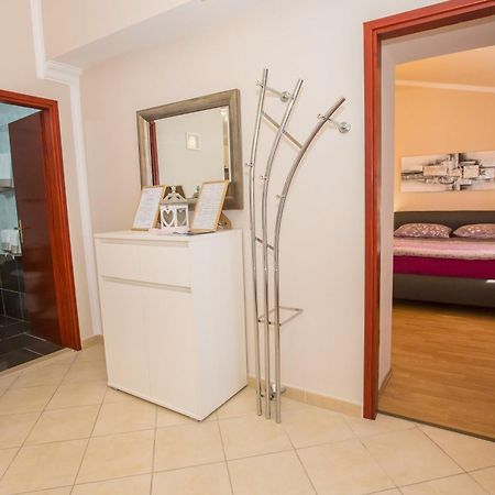 Villa Michelle Karojba Екстериор снимка
