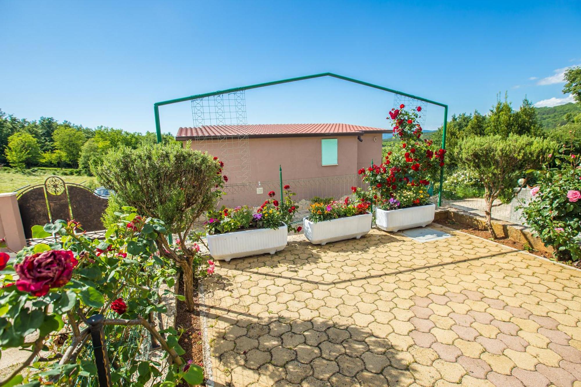 Villa Michelle Karojba Екстериор снимка