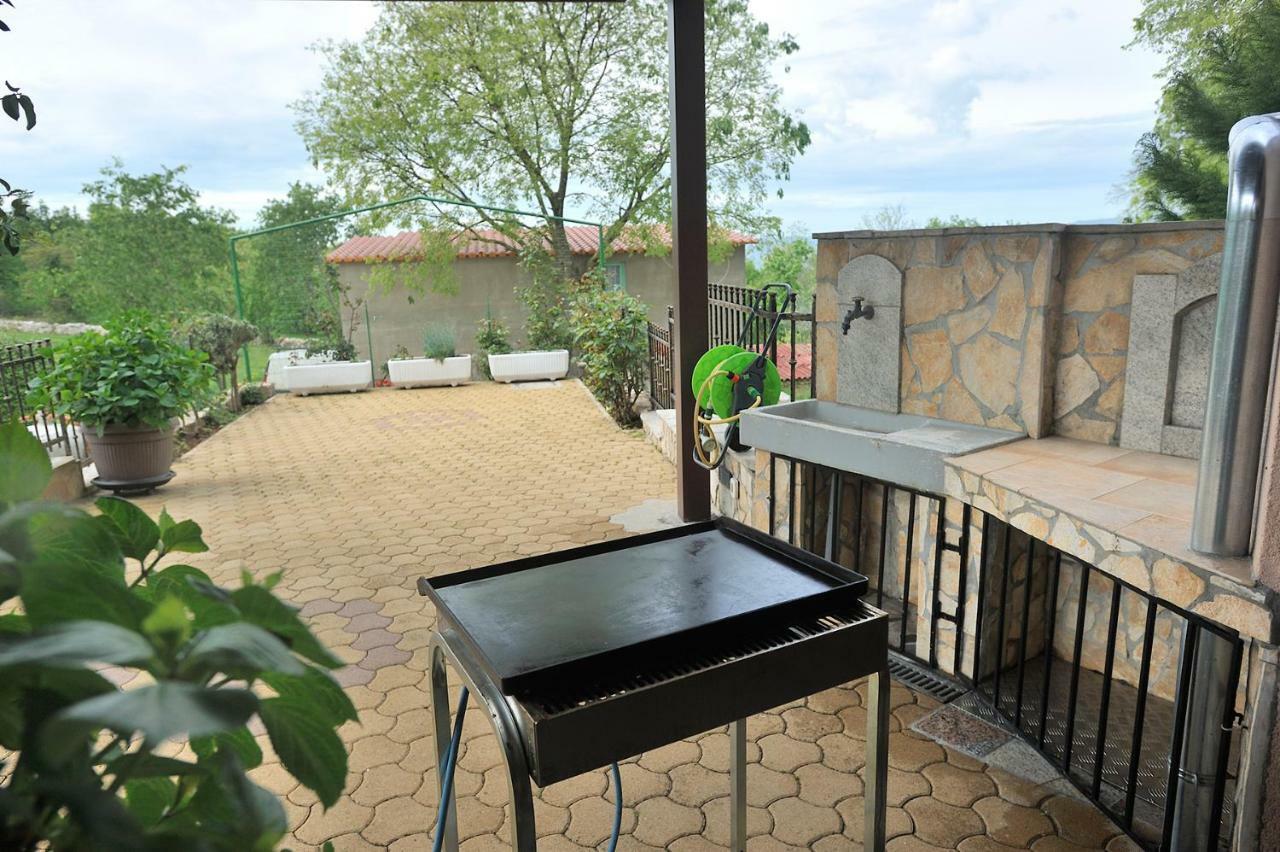 Villa Michelle Karojba Екстериор снимка